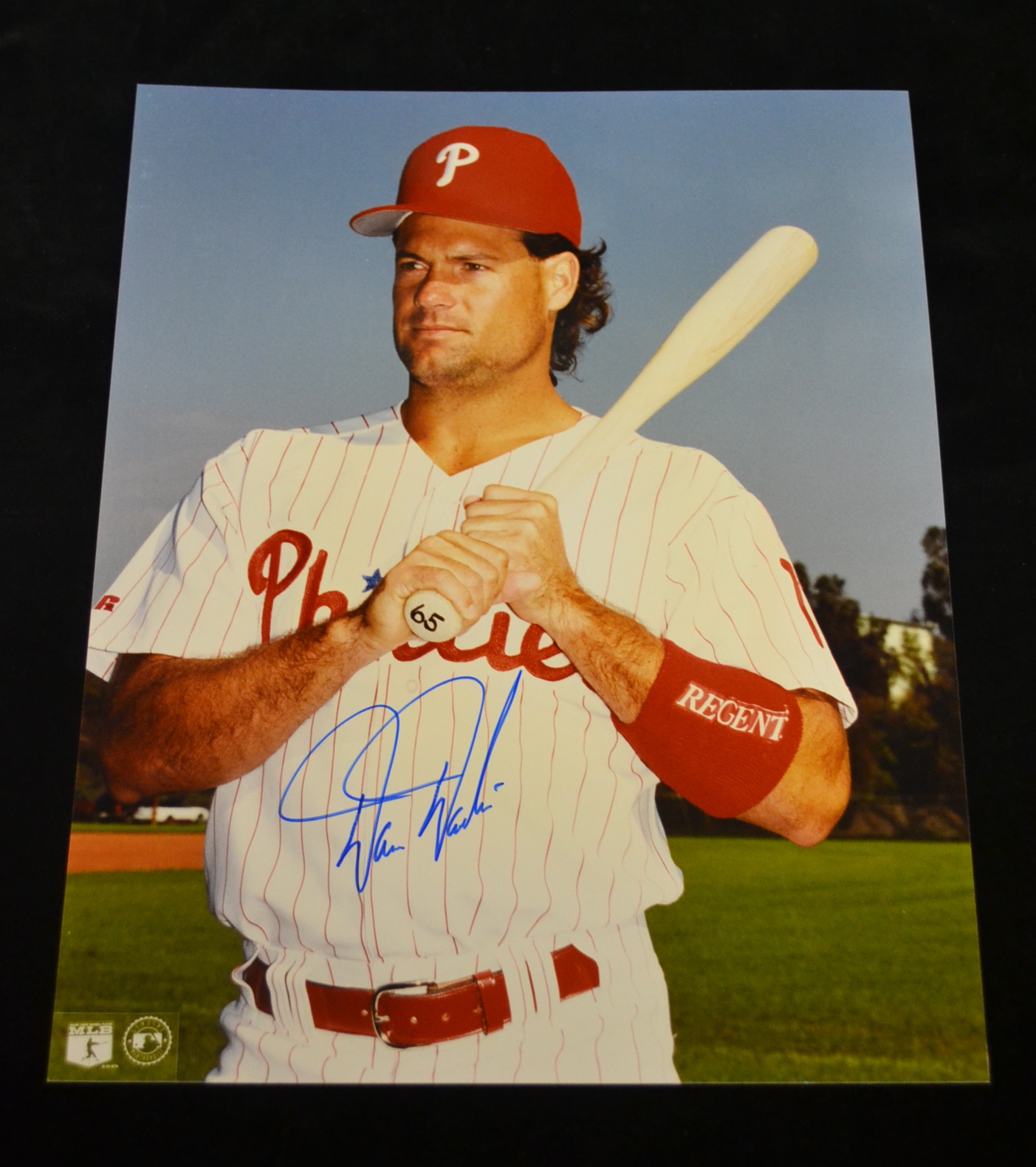 Philadelphia Phillies Darren Daulton Autographed Photo - Carls