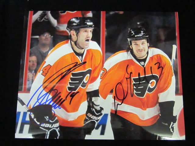 Philadelphia Flyers Ian Laperriere Autographed Photo - Carls Cards &  Collectibles