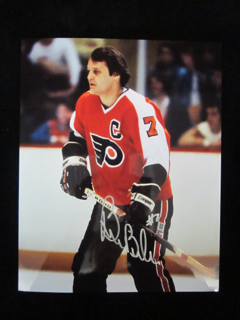 BILL BARBER Philadelphia Flyers Autographed 1976-77 Topps Card
